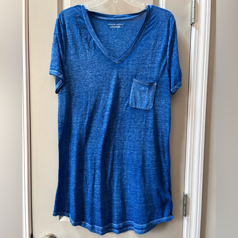 Peace & Pearls Daydreamer Embroidered V-Neck Pocket Soft Tee